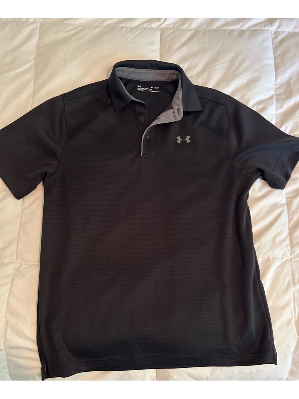 Under Armour Men’s Black Polo heatgear size M